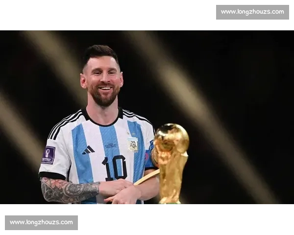 梅西读秒吊射击中横梁 詹俊盛赞：这就是超能力！